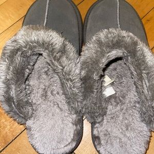 Fluffy grey slippers